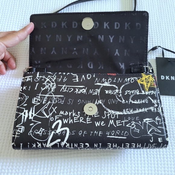 ✨️HP✨️ DKNY🗽 Gia Wallet On A Chain⛓ - NWT - Picture 4 of 16